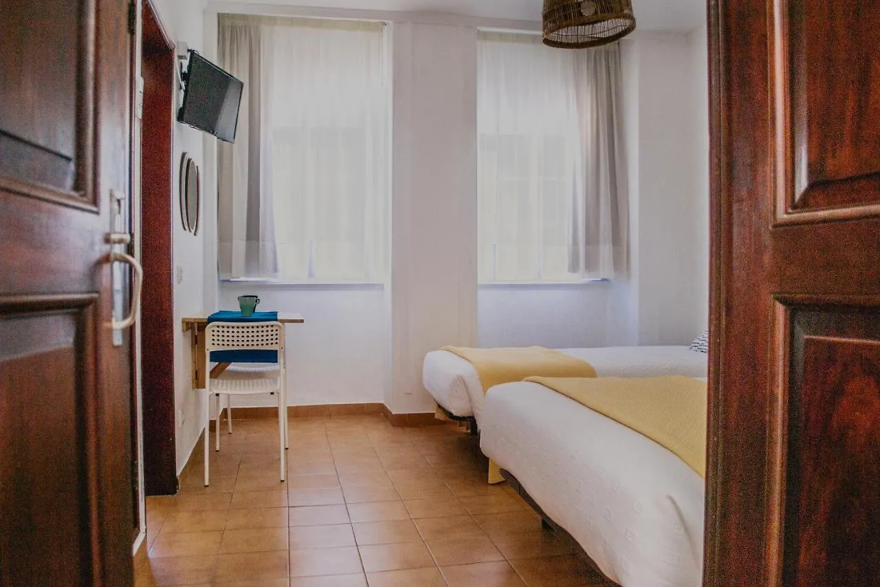 Residencial Avenida Hotel Faro Guest house